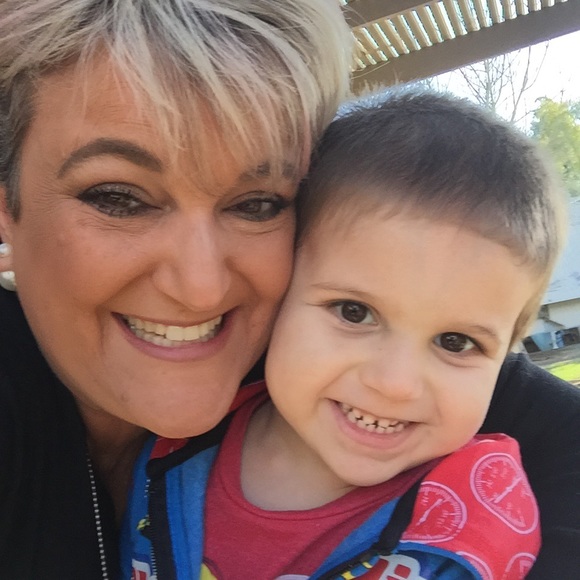 Meet Your Posher ~ Tracy - Picture 4 of 6